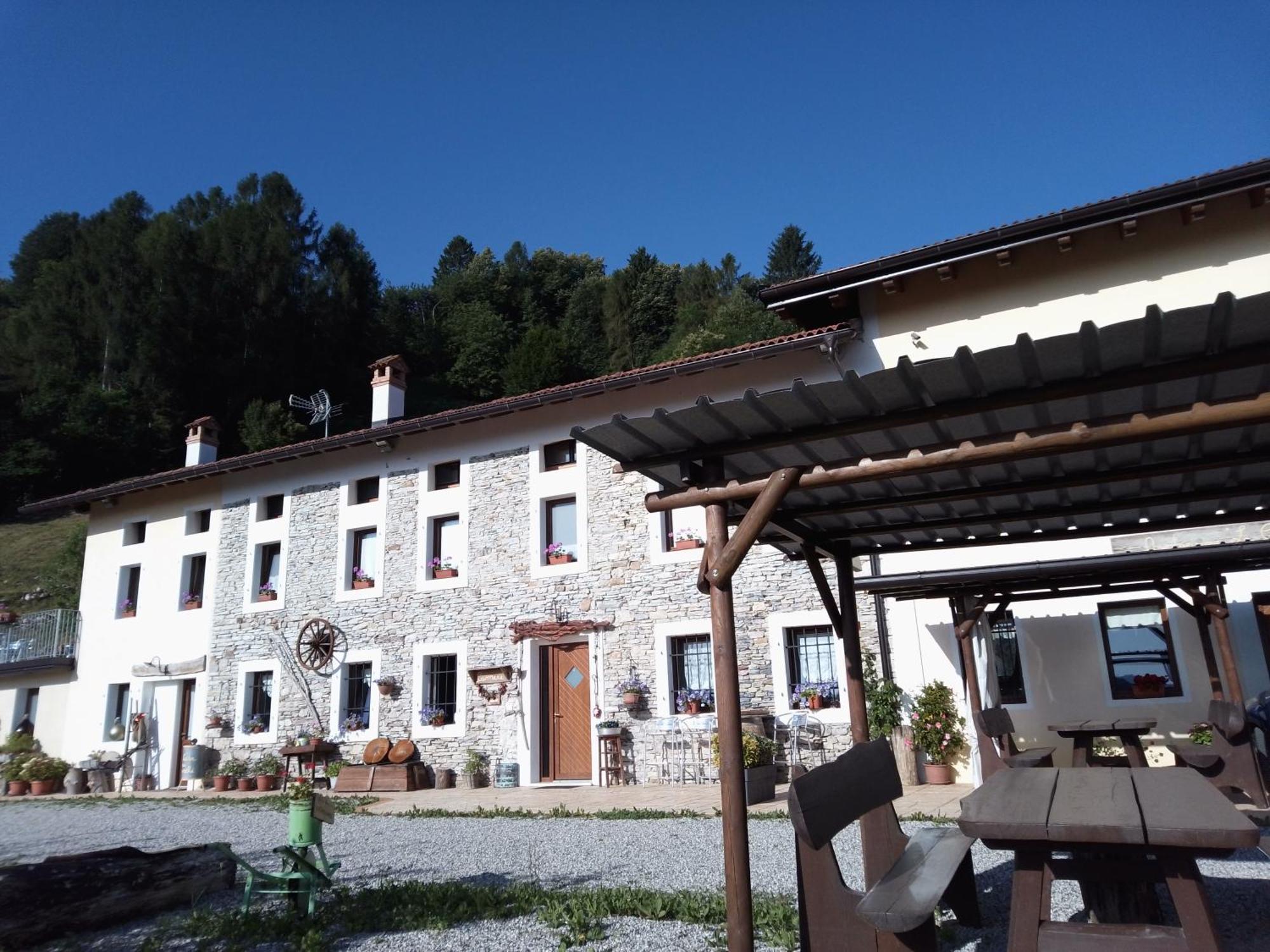 Agriturismo La Casa Nei Boschi Colderu Екстер'єр фото